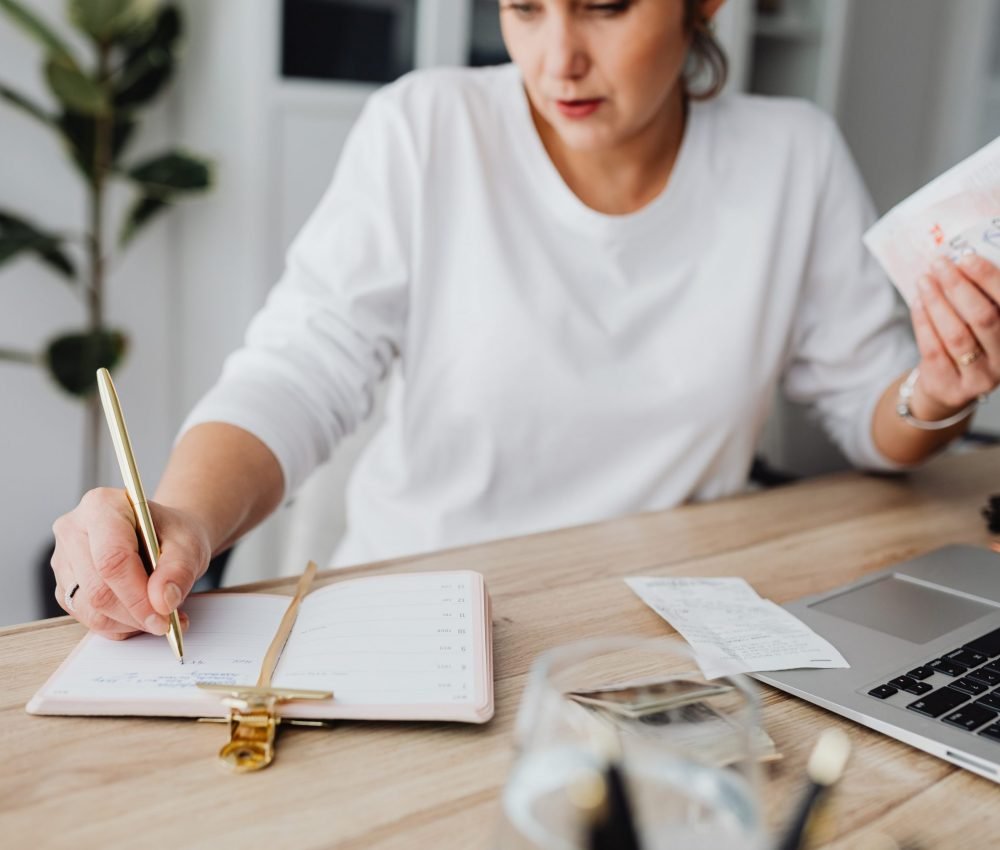 pexels-karolina-grabowska-5900029